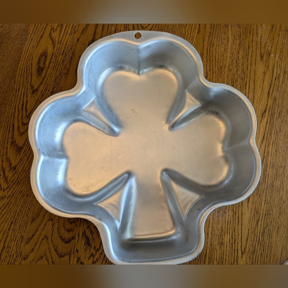Wilton vintage Shamrock cake pan, Saint Patrick's day Wilton 2105-185 - Picture 2 of 12